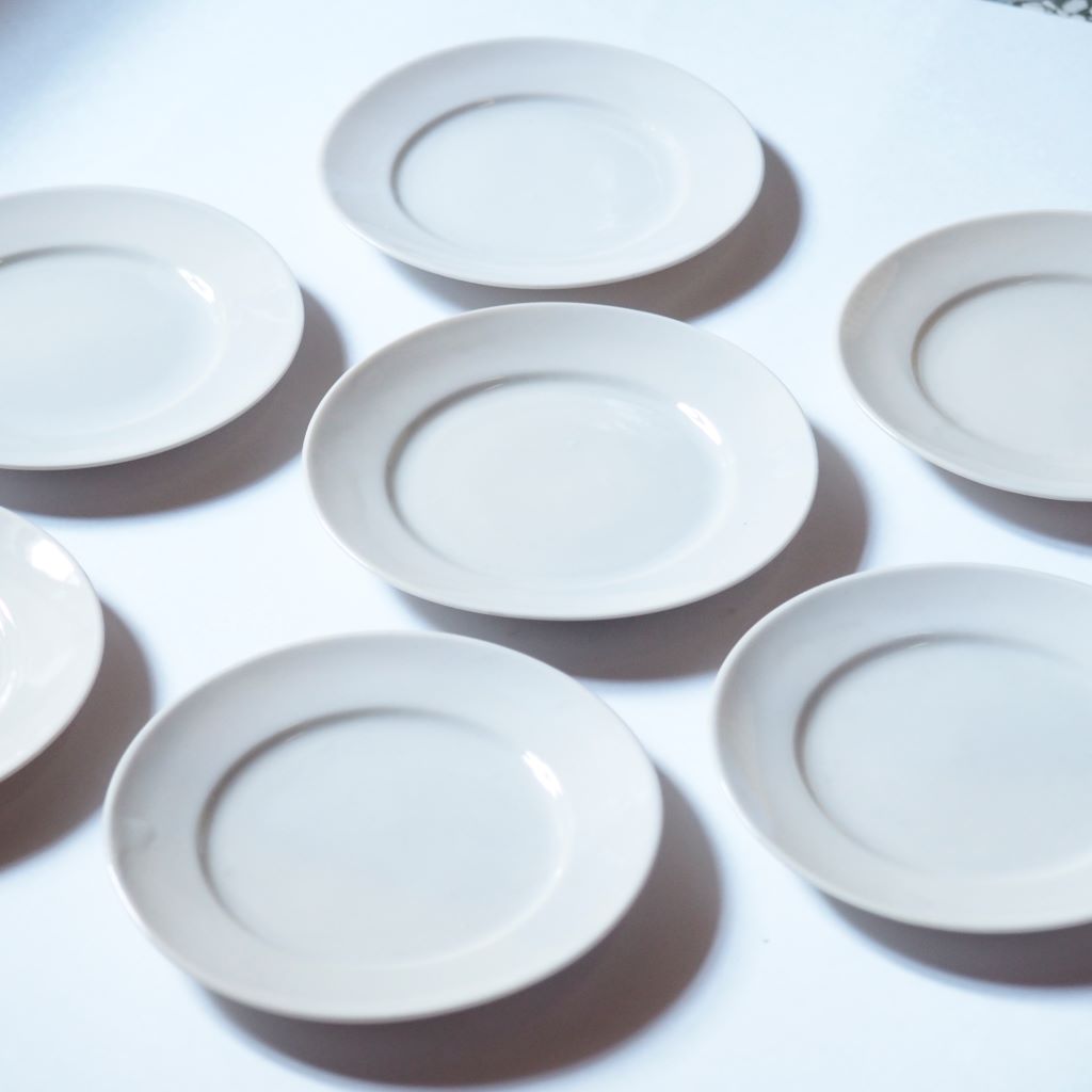 邊縁牒白磁 Rum Plate(φ13.5cm)
