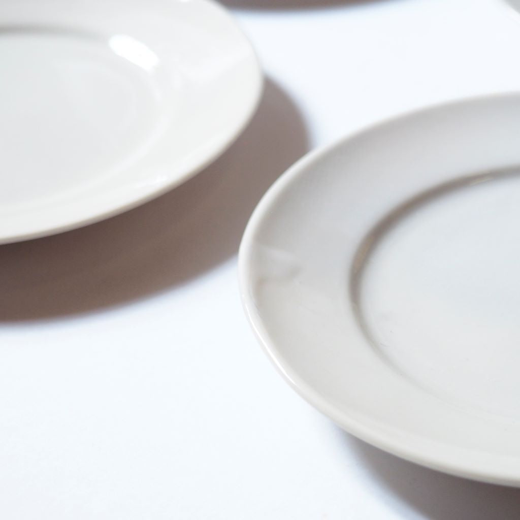 邊縁牒白磁 Rum Plate(φ13.5cm)