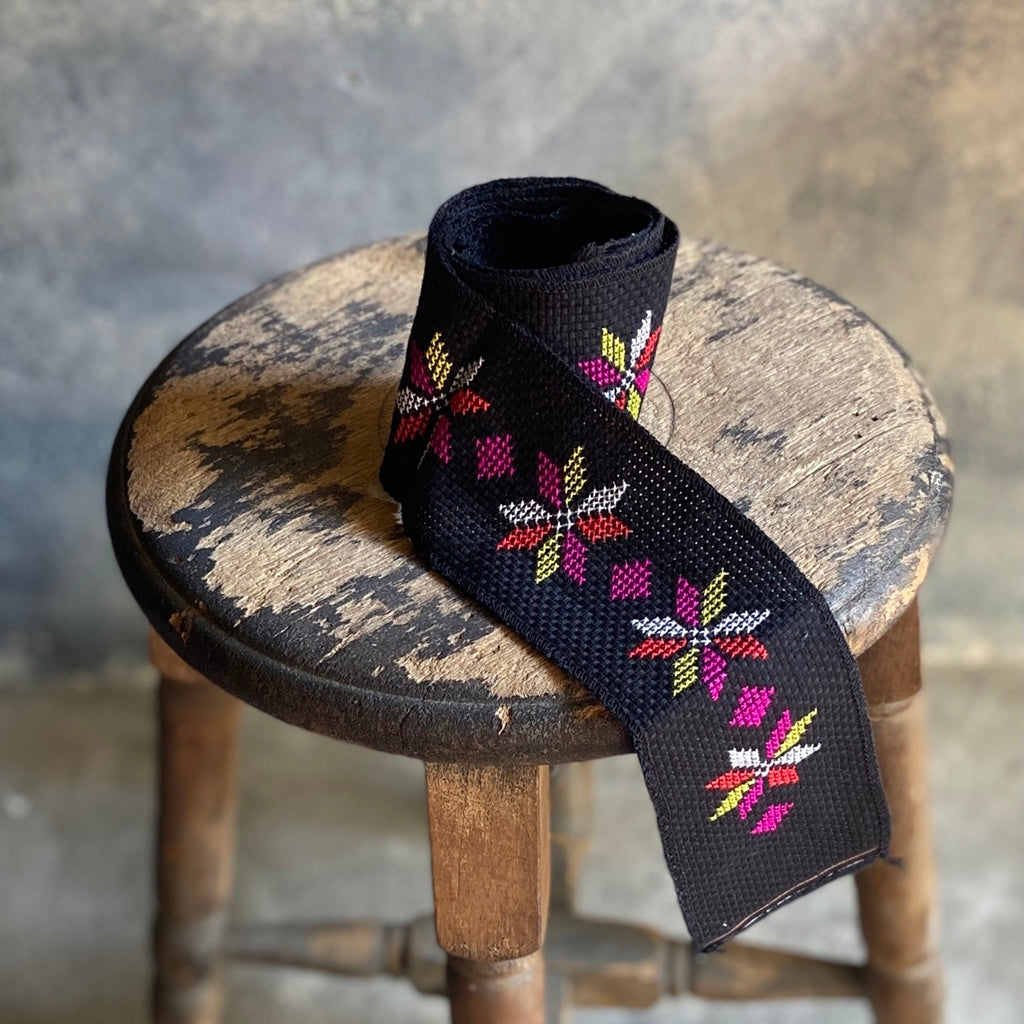 排灣族刺繡・陳媽媽工作室<幸運花>