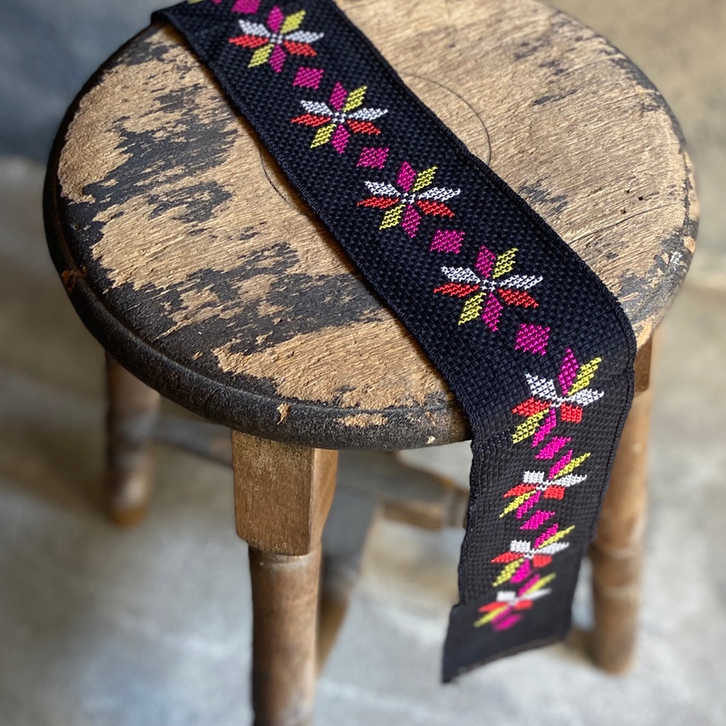 排灣族刺繡・陳媽媽工作室<幸運花>