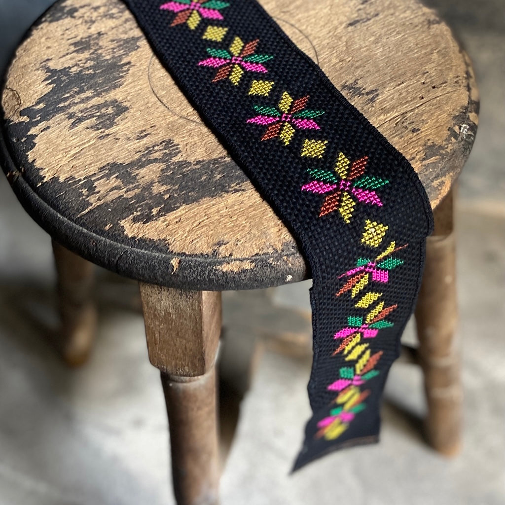 排灣族刺繡・陳媽媽工作室<幸運花>