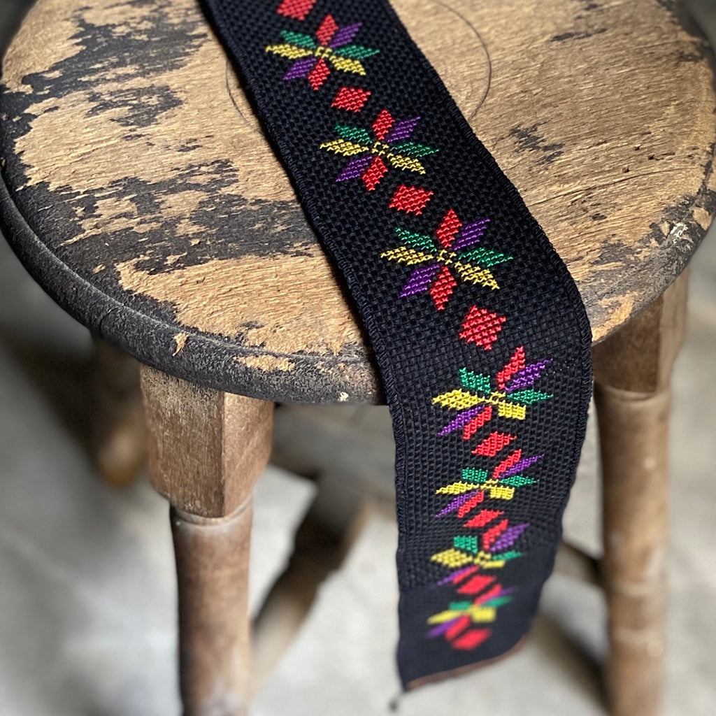 排灣族刺繡・陳媽媽工作室<幸運花>