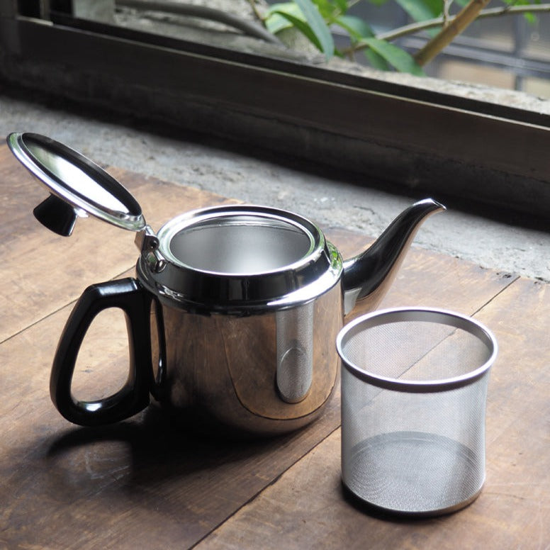 餐廳的耐用茶壺