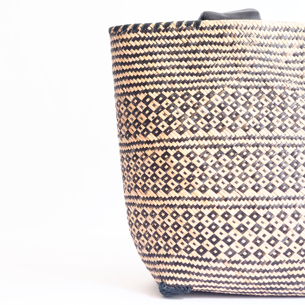FUTO BAG MOTIF □ L