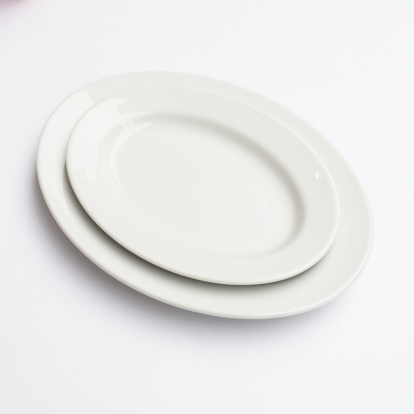 白磁　oval plate